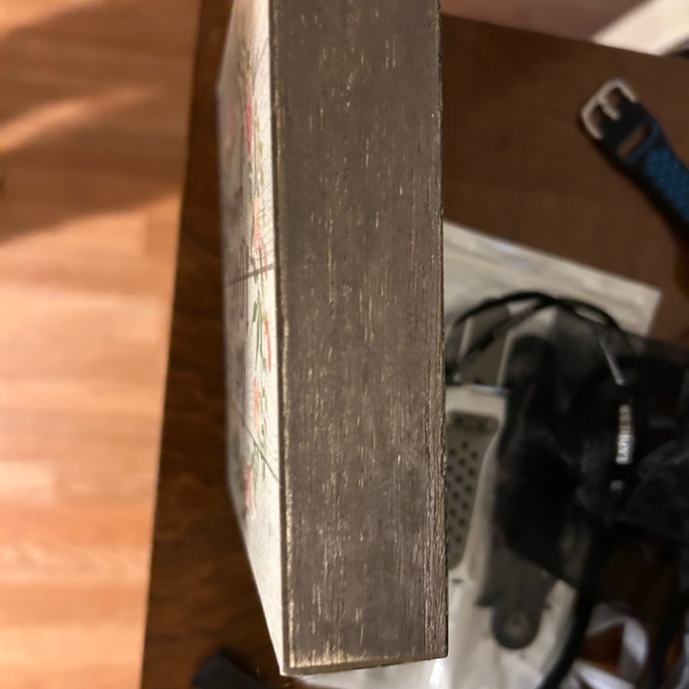 Decor - Picture 4 of 5